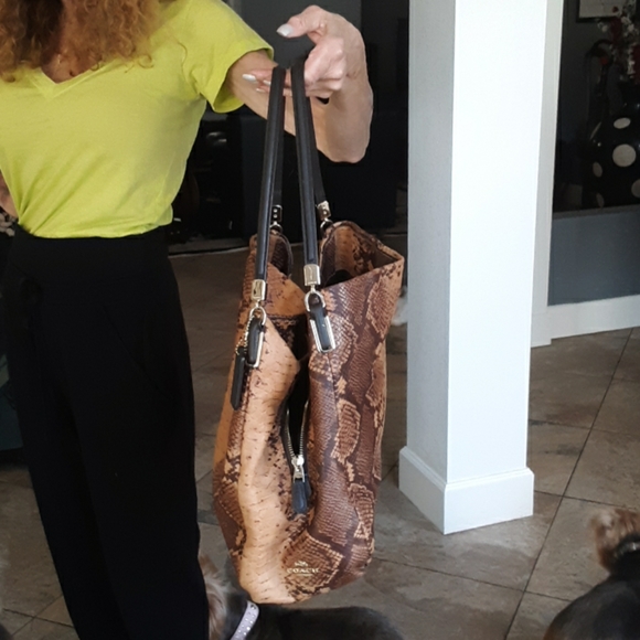 Snakeskin embossed Coach bag - Picture 6 of 8